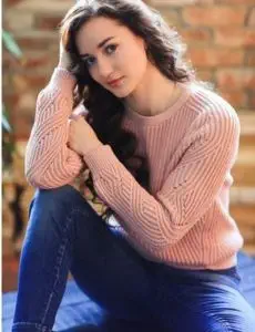 Elite escort service in Varla for home and hotel visits